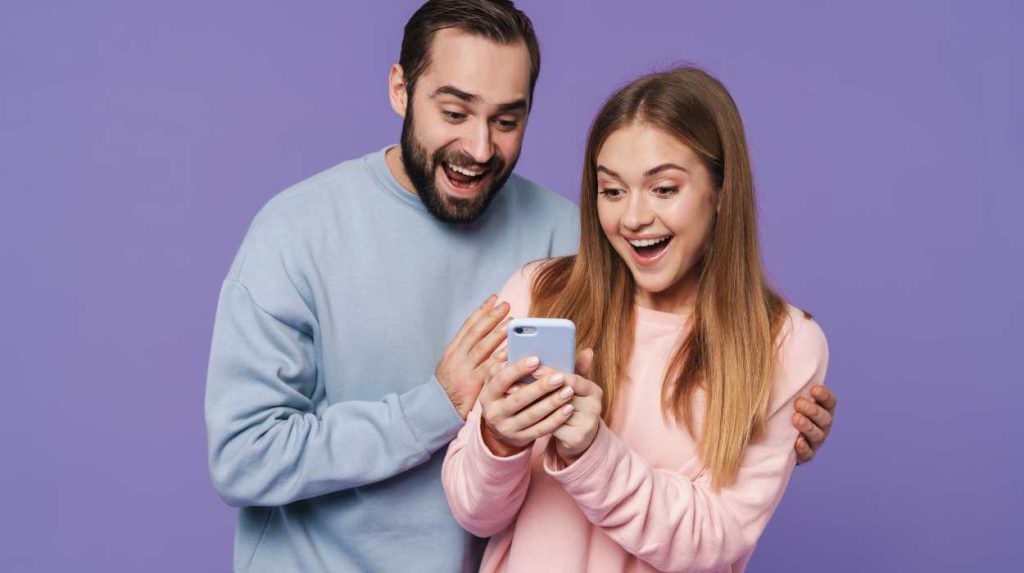 Pranks to Do to Your Boyfriend Over Text – Funny & Easy