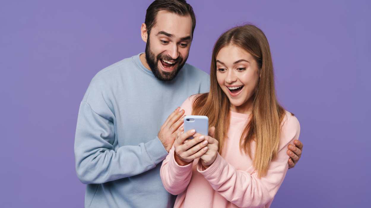 Pranks to Do to Your Boyfriend Over Text – Funny & Easy